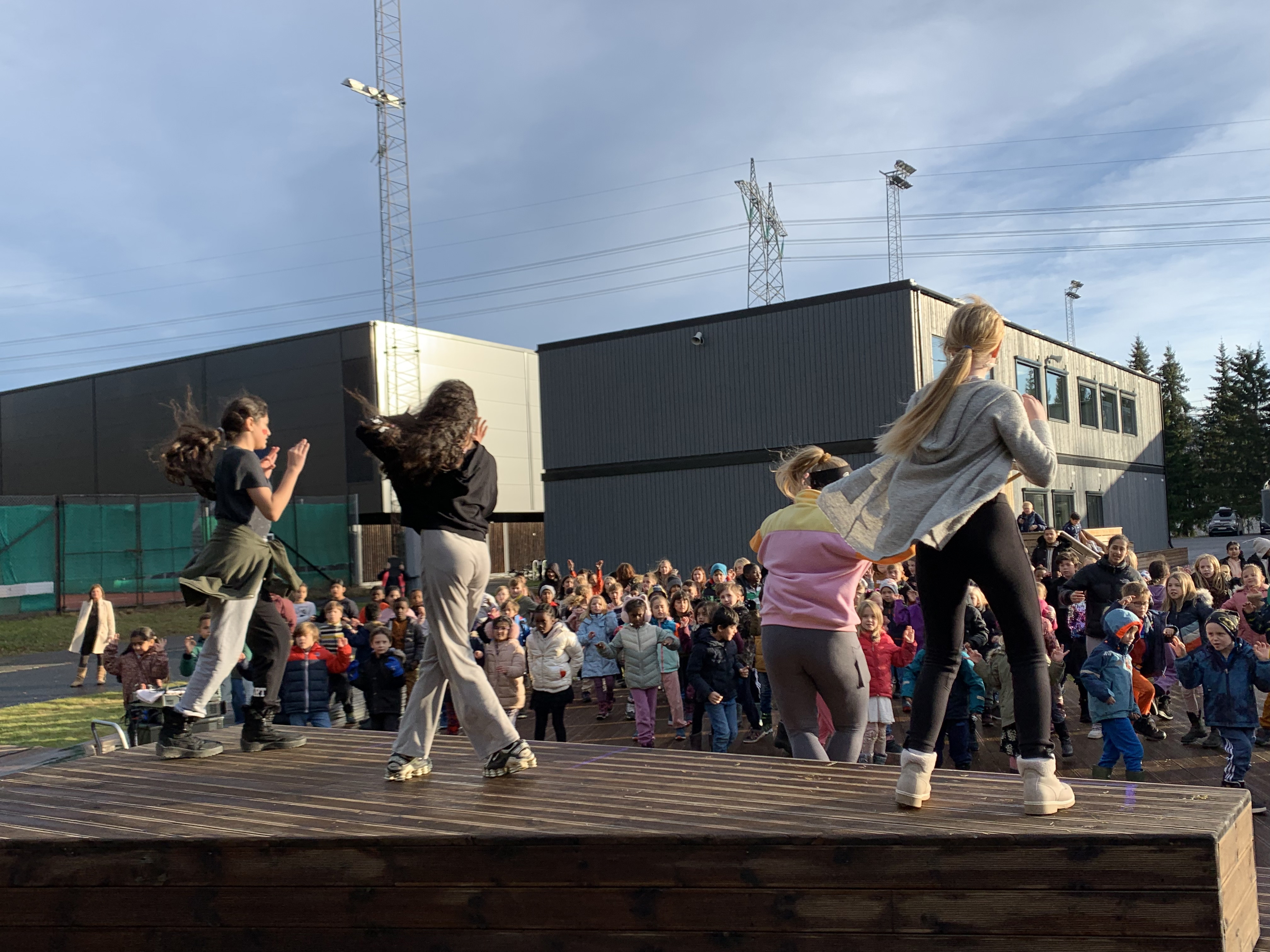 BlimE Hele Skolen Danset BlimE Hele Skolen Danset